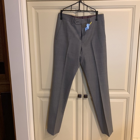 Men’s Gray Penguin suit - Picture 6 of 9